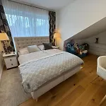 לינה וארוחת בוקר Haus Klement *